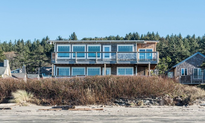 Tolovana Park House | Blue Starfish by AvantStay | Ocean Views & Direct Cannon Beach Access
