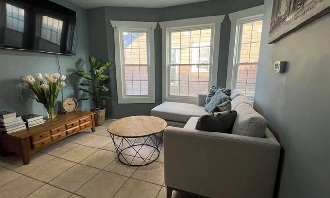 Rochester Apartment | Blue Taro 5