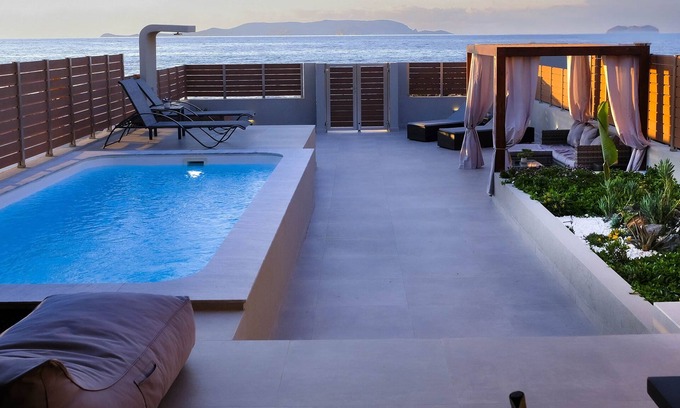 Gournai Villa | Blue Velvet Coast Luxury Villa