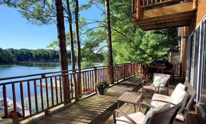 Mayfield House | Blue View Spider Lake Extended Stay Rental