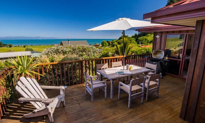 Pohara House | Blue Views - Pohara Holiday Home