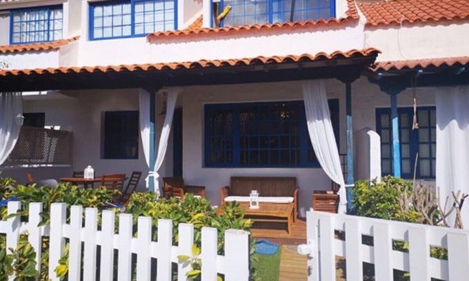 Pasito Blanco Villa | 'Blue Villa' Near the Beach with Pool, Wi-Fi, A/C, Terrace & Garden