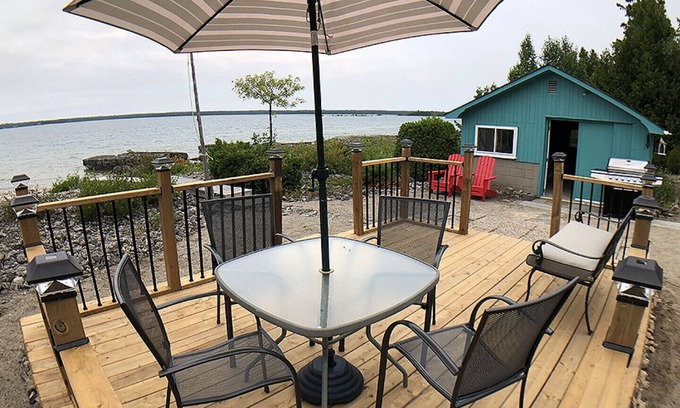 Northern Bruce Peninsula Cottage | BLUE WATER COTTAGE - WATERFRONT COTTAGE,TOBERMORY- LICENCE- STA-2024-285