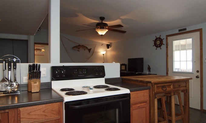 Leeward Sands House | Blue Water Fisherman 614SP