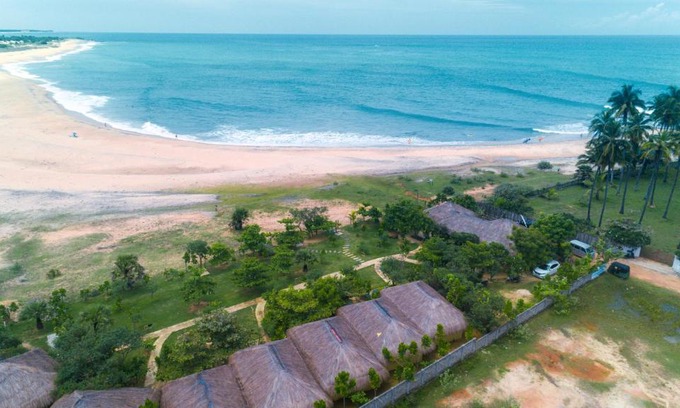 Pottuvil Hotel | Blue Waters