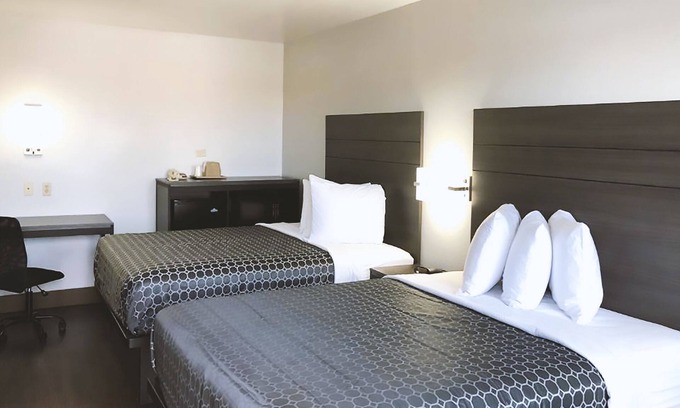 Arena District Hotel | Blue Way Inn By Jasper Near Frost Bank Center