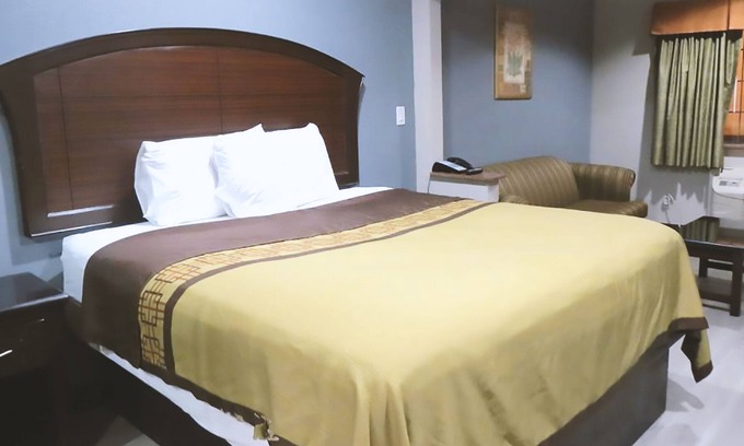 Greater Greenspoint House | Blue Way Inn & Suites Houston- 1 King Bed Smoking