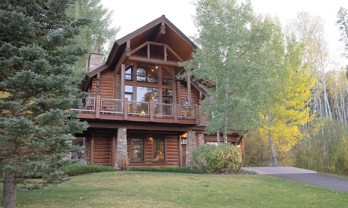 Victor House | Blue Winged Olive Cabin. Luxury Log Home in Victor, ID. A/C. Borders Forest