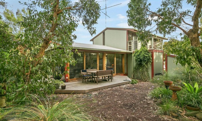Moggs Creek House | Blue Wren - Playground For Native Birds