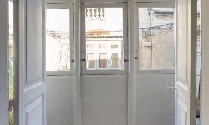 Sliema Apartment | Bluebell Apartment-Hosted by Sweetstay