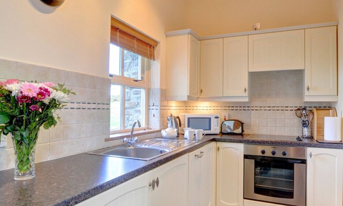 Felinfach House | Bluebell Cottage - Two Bedroom House, Sleeps 4