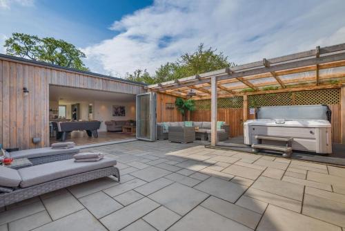 Cheltenham House | Bluebell Farm - The Cabin