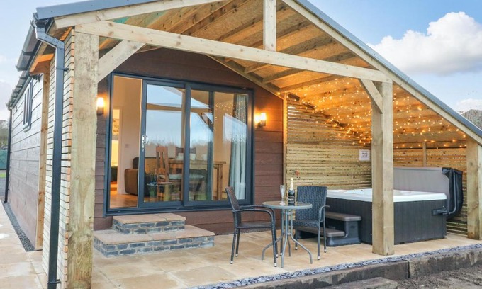 Swadlincote House | Bluebell
