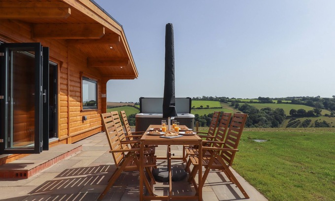 Sticklepath Cottage | Bluebell Lodge