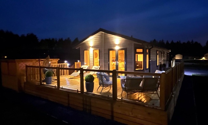 Ryther Apartment | Bluebell Lodge - Luxury Lodge With Hot Tub