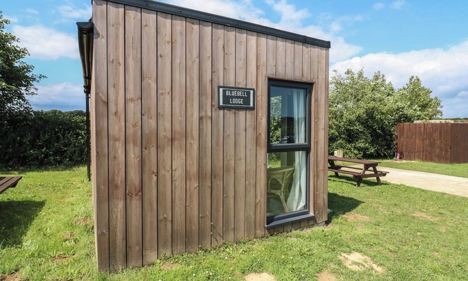 Sedlescombe Cottage | BLUEBELL LODGE, pet friendly, character holiday cottage in Hastings
