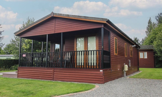Eardisland Cottage | BLUEBELL, pet friendly, with a garden in Eardisland