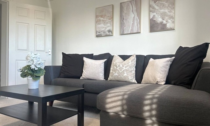 Carterton Apartment | Bluebell Retreat near Cotswolds