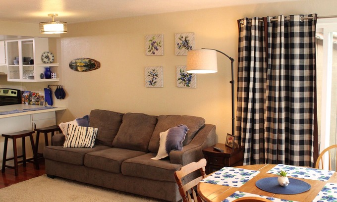 Seward House | Blueberry Haven - At the Base of Mt. Marathon