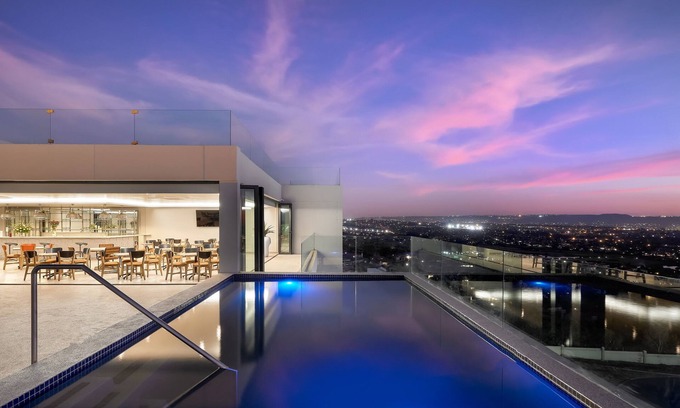 Greater Johannesburg Metropolitan Area Hotel | Blueberry Hill Hotel