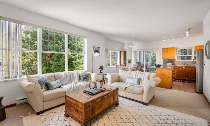 Blueberry Hill House | Blueberry Hill Premium Area