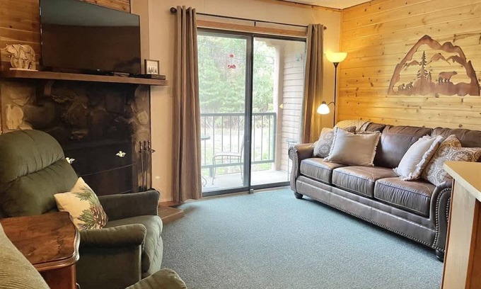 Ruidoso Condo | Bluebird Day (#228) S