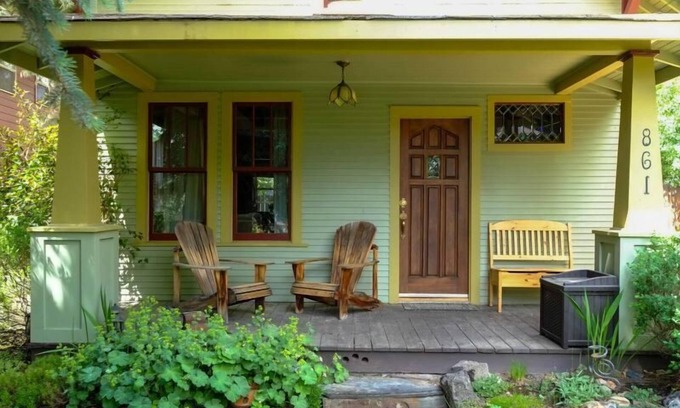 River West House | Bluebird Day - Lavender Cottage