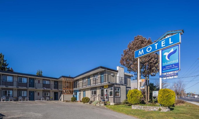 Regional District of Nanaimo Hotel | Bluebird Motel