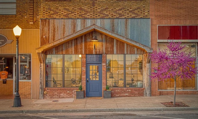 Elk City Hotel | Bluebird
