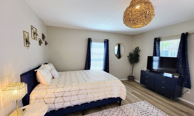 West Tawakoni Cabin | Bluebonnet Cottages by the Lake - Cabin 3