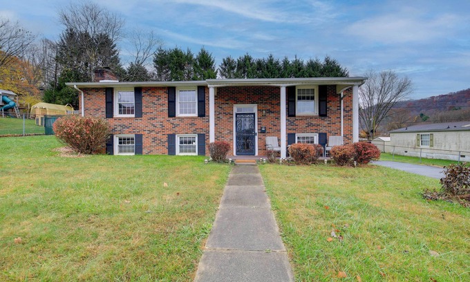Bluefield House | Bluefield Home w/Covered Deck - Near Parks!