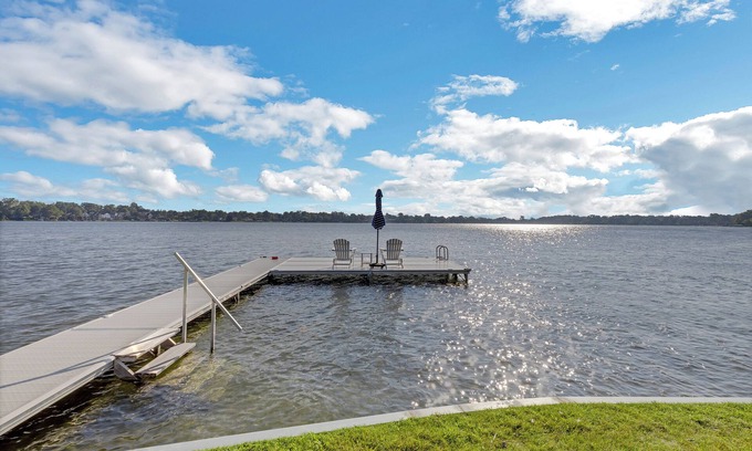 Waterford Cottage | Bluegill Cottage- Summer at the Lake – Swim, Kayak, and Make Memories!