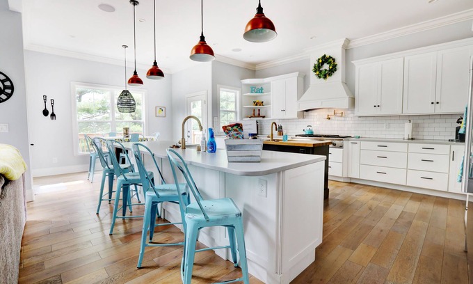 Lexington House | Bluegrass Boujee, Hot Tub, Bar, Game room, Chef kitchennn