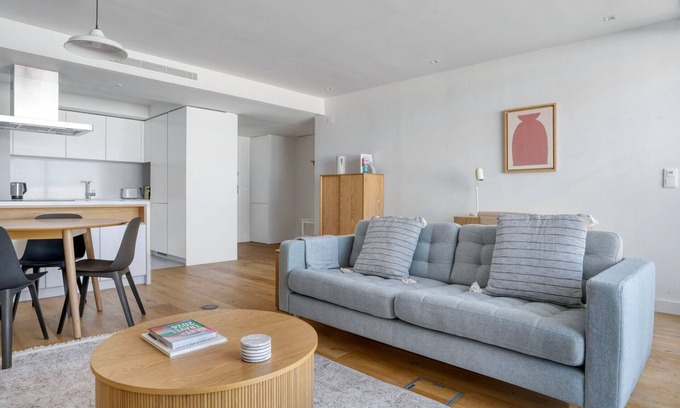 Alvalade Apartment | Blueground | Alvalade, furnished & move-in-ready