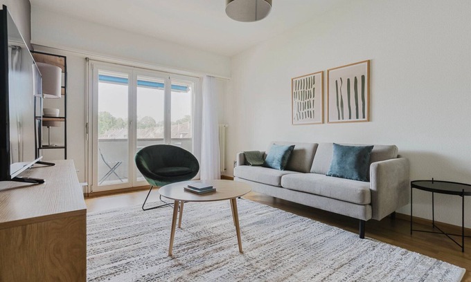Breite Apartment | Blueground | Breite, elevator, fully furnished