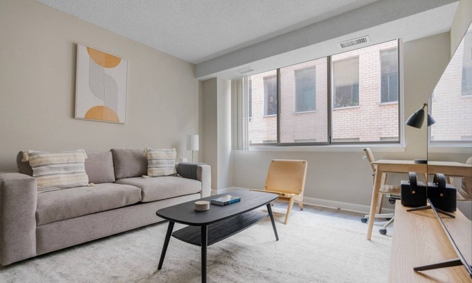 Connecticut Ave - K Street Apartment | Blueground | Connecticut Ave/K Street, rooftop, nr Lincoln Memorial