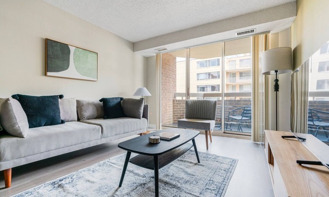 Connecticut Ave - K Street Apartment | Blueground | Connecticut Ave/K Street, rooftop, nr White House