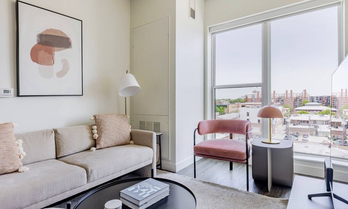 Elmhurst Apartment | Blueground | Elmhurst, pool, nr Elmhurst Art Museum