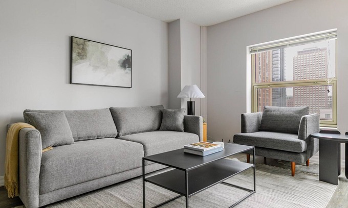 Rush and Division Apartment | Blueground | Gold Coast, AC, nr Hancock Center