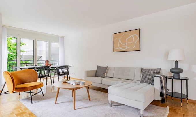 Hochschulen Apartment | Blueground | Hochschulen, balcony, nr Zurich Lake