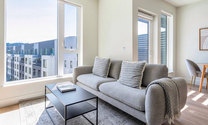 Burlingame Apartment | Blueground | Ingold - Milldale, pool, nr Bay Park