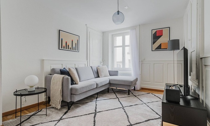 Oberstrass Apartment | Blueground | Oberstrass, rooftop, a/c, equipped