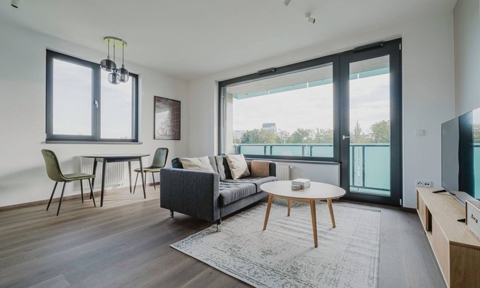 Prague 3 Apartment | Blueground | Prague 3, new build & balcony (PRG-37)