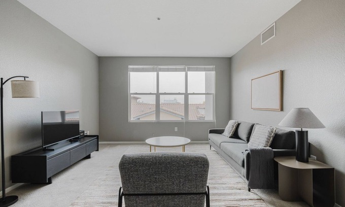 San Jose Apartment | Blueground | Santana Row, pool & w/d, nr mall