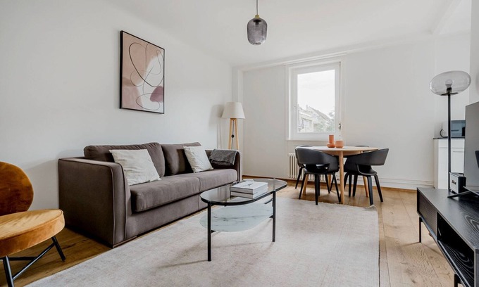 St. Johann Apartment | Blueground | St. Johann, w/d, balcony, nr market