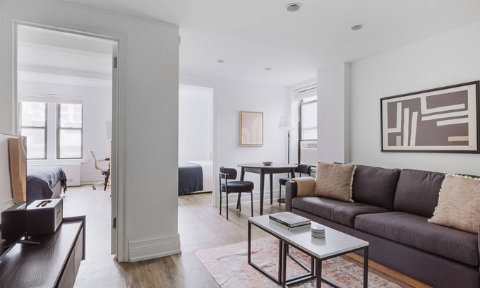Lincoln Square Apartment | Blueground | Upper West Side, fitness center, nr Central Park