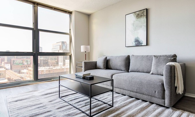 West Loop Apartment | Blueground | West Loop, gym & bbq, nr Willis Tower