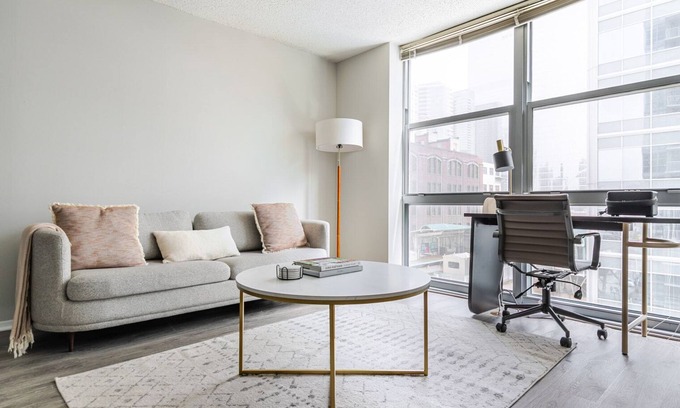 West Town Apartment | Blueground | West Loop, gym & bbq, nr Willis Tower