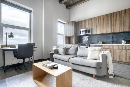 Near West Side Apartment | Blueground West Loop gym roof nr Union Park CHI-1050