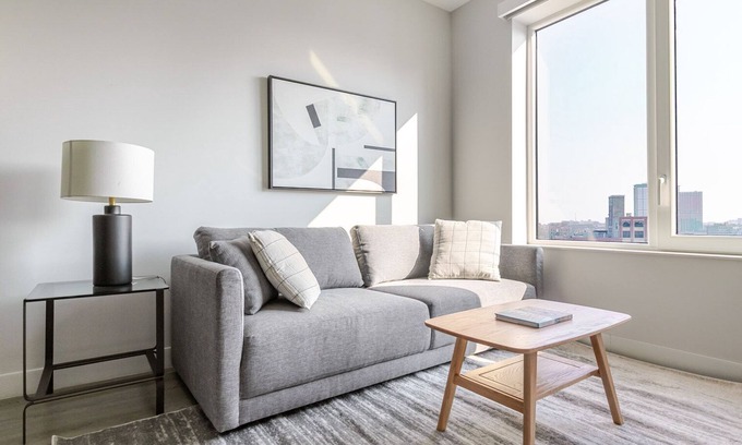 West Town Apartment | Blueground | West Town, pets allowed, nr Park